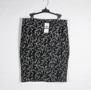 NWT MICHAEL Michael Kors lace look pencil skirt